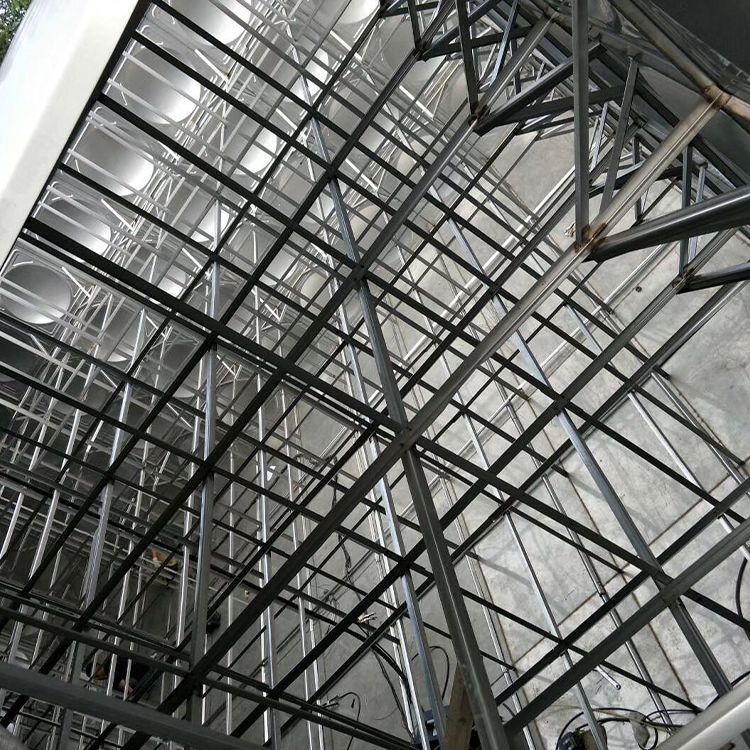 不銹鋼水箱和玻璃水箱哪個好？